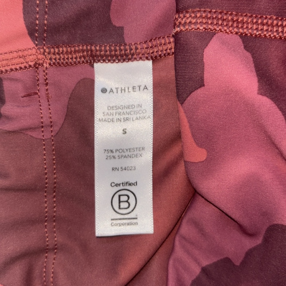 Athleta Ultimate Stash Pink Camo Printed 7/8 Tight, Size S - Picture 13 of 16